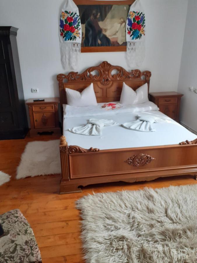 Pensiunea Rustic Oncesti Exteriör bild